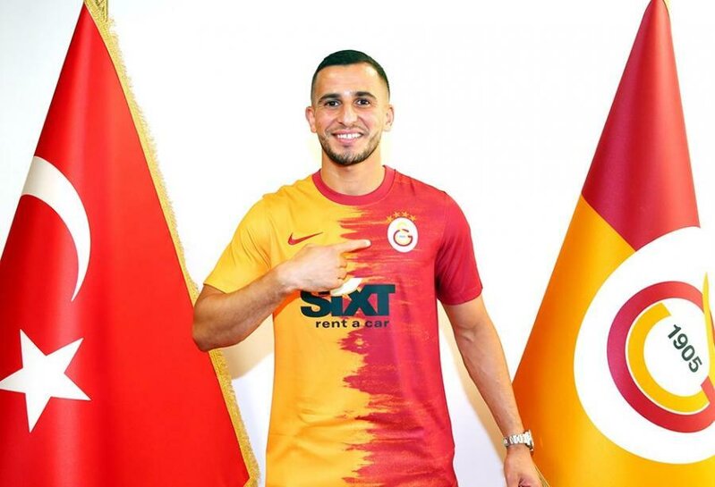 "Qalatasaray"ın ulduz futbolçusunun əlində fişəng partadı - Sifəti yandı, gözləri isə...