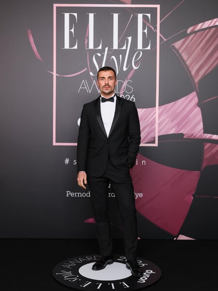 Türkiyəli ulduzlar qırmızı xalıda göz qamaşdırdı - FOTOLAR