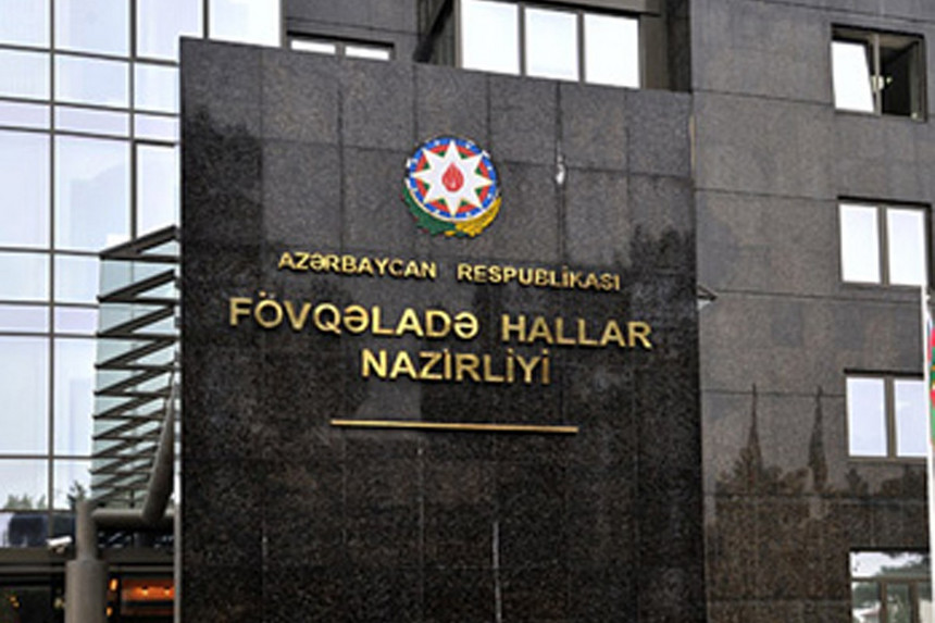 FHN Gəncədə dağıntılar altından 2 yaralı çıxardı