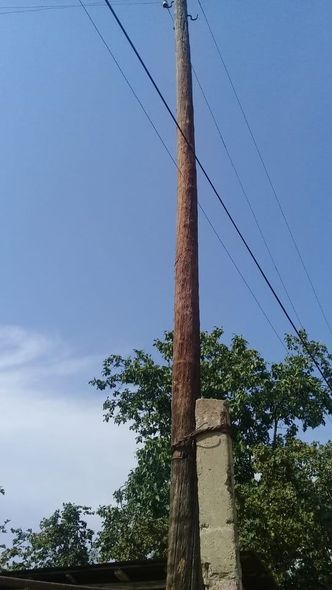 Oxu.Az işıqlandırdı, Qusarda keçən əsrdən qalmış elektrik dirəkləri dəyişdirildi - FOTO