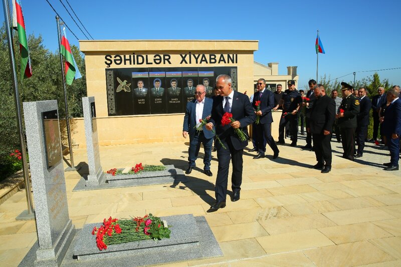 Anım Günü Binəqədi rayonunda Şəhidlər Xiyabanı ziyarət edildi - FOTOLAR