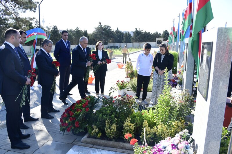 Anım Günü Binəqədi rayonunda Şəhidlər Xiyabanı ziyarət edildi - FOTOLAR