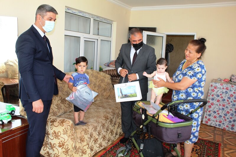 İcra başçısı körpə fidanların bayram şənliyində iştirak etdi - FOTOLAR