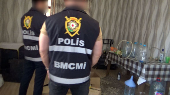 DİN-dən əməliyyat: Saxta spirtli içki hazırlayan şəbəkə ələ keçdi - FOTO - VİDEO