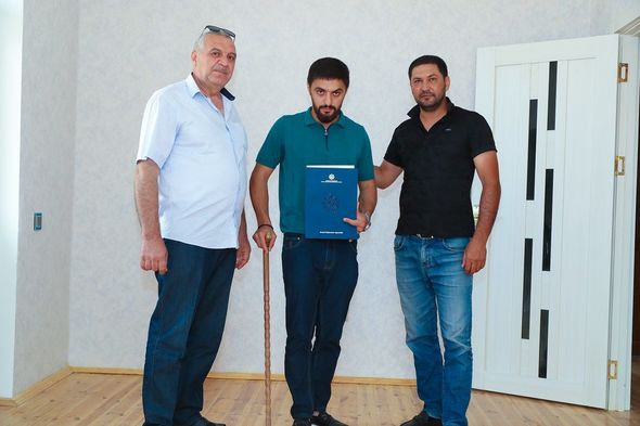 Bir qrup şəhid ailəsi və müharibəsi əlilinə ev verildi - FOTO