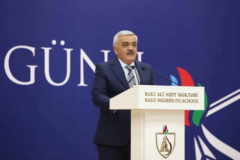 Bakı Ali Neft Məktəbində məzun günü keçirilib - FOTOLAR