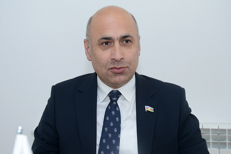 Diaspor quruculuğu və dünya azərbaycanlılarının həmrəyliyi - Düşməni qorxuya salan birlik