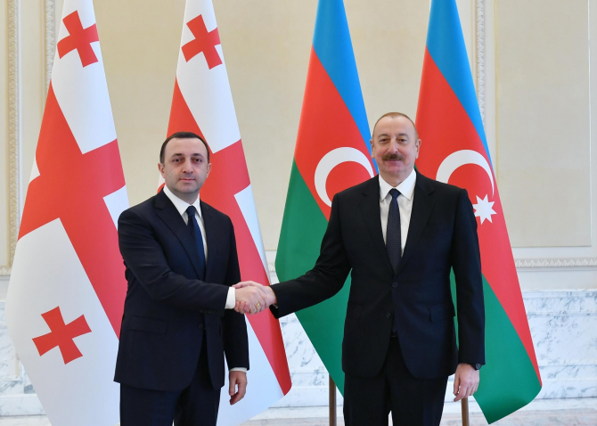 İlham Əliyev Gürcüstanın Baş naziri ilə görüşüb - FOTO