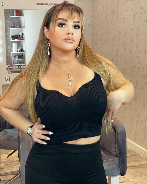 Açıq-saçıq geyinən Xatirə tənqid olundu - FOTO