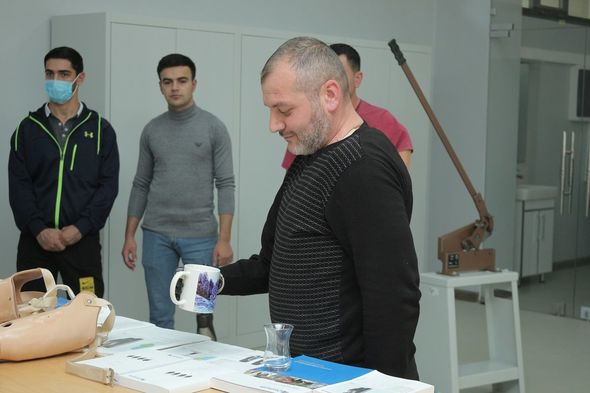 Daha bir qrup qazi ən müasir elektron protezlərlə təmin edildi - FOTO
