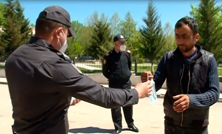 Ağcakənd sakinlərinə tibbi maska paylandı - FOTO
