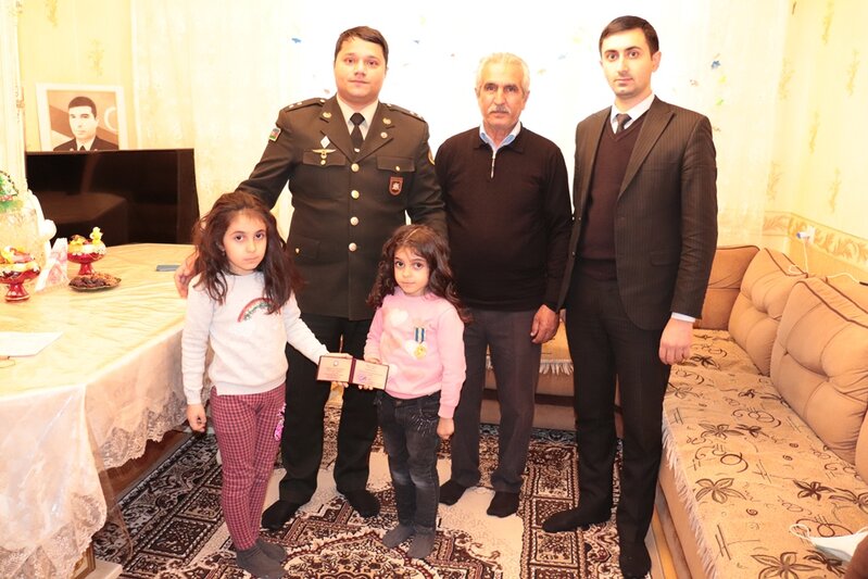 Şəhid ailələrinə, qazilərə və Vətən müharibəsi iştirakçılarına medallar təqdim olundu - FOTOLAR