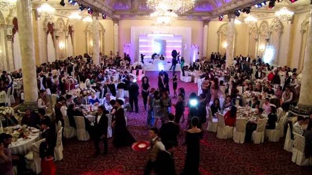 Ucarda iki qonşunun toyda mübahisəsi QANLA BİTDİ