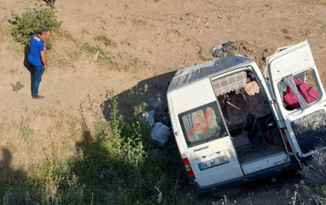 Azərbaycanda mikroavtobus aşdı, 24 nəfər xəsarət aldı - SİYAHI