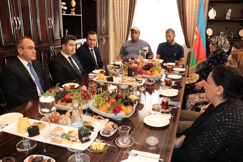 Abşeron rayonunun Şəhid ailələri və qaziləri Naftalanda müalicə olunur - FOTOLAR