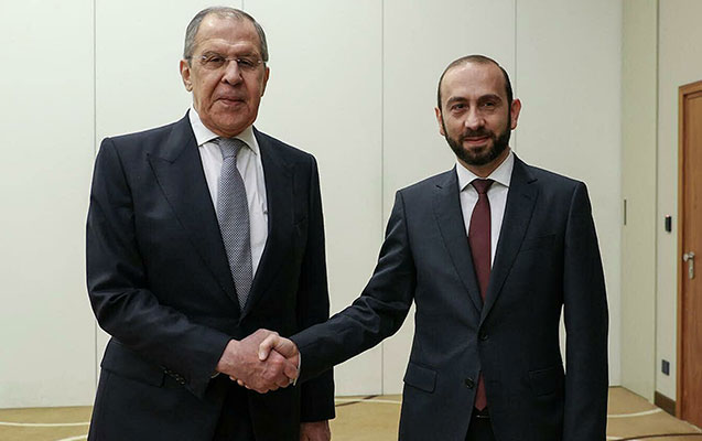 Lavrovla Mirzoyan telefonla danışdı