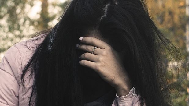 Azyaşlıları ziyarətgahlara aparan qadın cəzalandırıldı