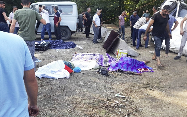 Bir kənd yasda: Altı qadın dəfn edilir - Ölənlərdən ikisi bacıdır