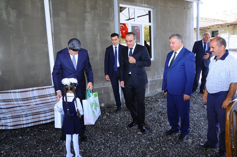 44 günlük Vətən Müharibəsi Şəhidlərinin ailələləri ziyarət olunub