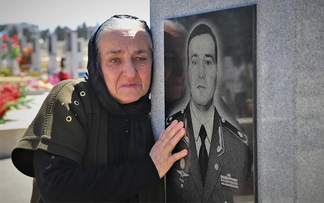 Polad Həşimovun anası: 'Şəhidlərimiz bizim qəhrəmanlarımızdır