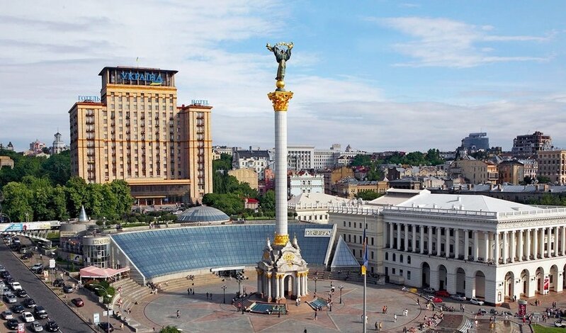 Kiyevdə məktəblərdə təhsil DAYANDIRILDI