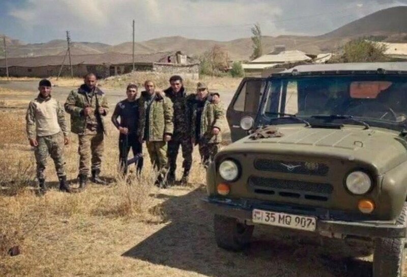 Xankəndidə qəbirlərimizi dağıdan ermənilərin FOTOSU