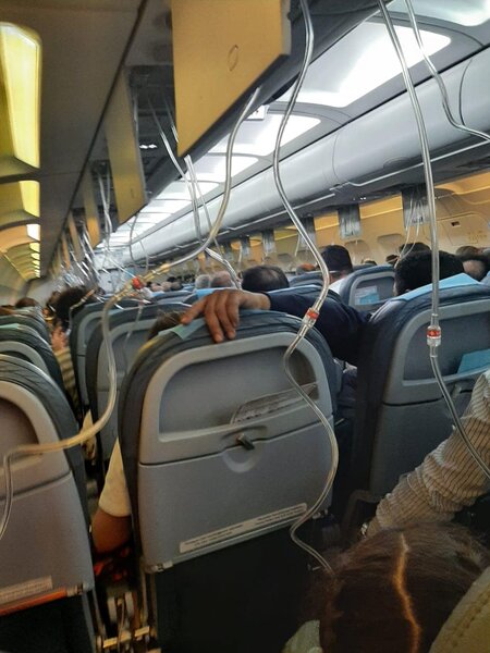 Naxçıvandan Bakıya uçan təyyarədə həyəcanlı anlar - FOTO