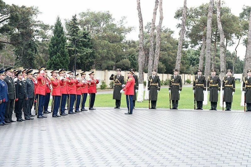 MN-in rəhbər heyəti İkinci Şəhidlər xiyabanını ziyarət edib - FOTO