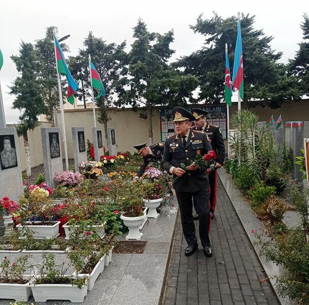 MN-in rəhbər heyəti İkinci Şəhidlər xiyabanını ziyarət edib - FOTO