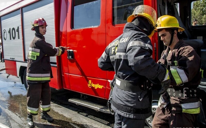 Bakıda ikimərtəbəli evdə YANĞIN