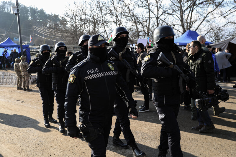 Laçın - Xankəndi yolunda xidmət aparan Azərbaycan polisi - FOTOLAR