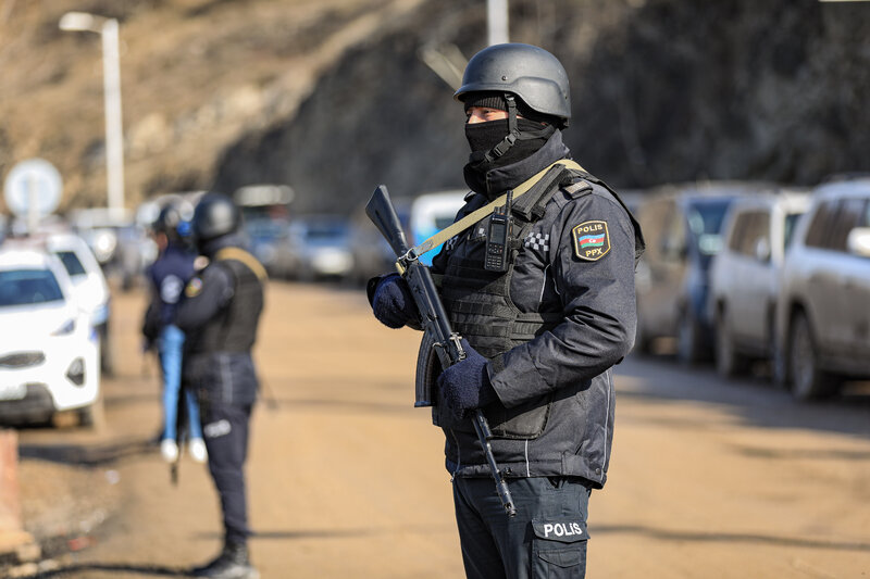 Laçın - Xankəndi yolunda xidmət aparan Azərbaycan polisi - FOTOLAR