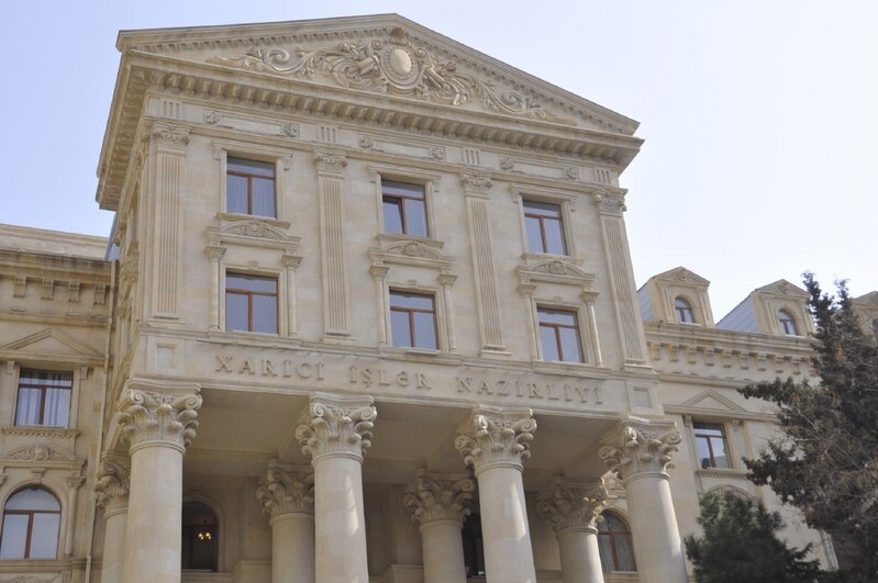 XİN Dunya Miyatoviçə CAVAB VERDİ