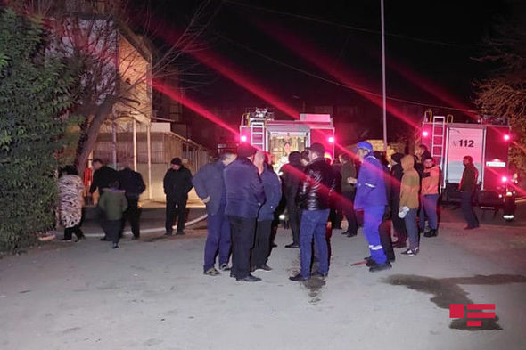 Gəncədə yaşayış binasında yanğın olub, sakinlər təxliyə edilib - FOTO
