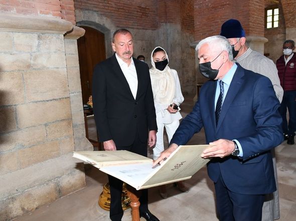 Prezident İlham Əliyev Qəbələnin Nic qəsəbəsindəki Müqəddəs Məryəm Ana Alban kilsəsində olub - FOTO