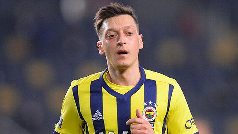 Məsut Özil karyerasını bitirir