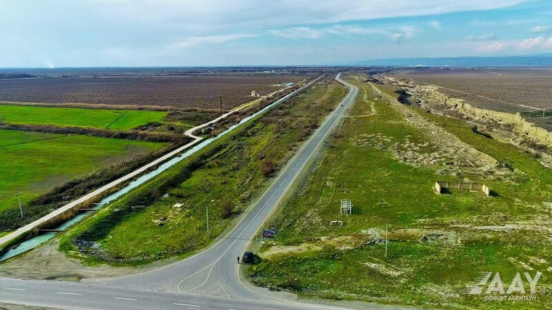 Ağsuda 12 yaşayış məntəqəsini birləşdirən avtomobil yolu yenidən qurulur