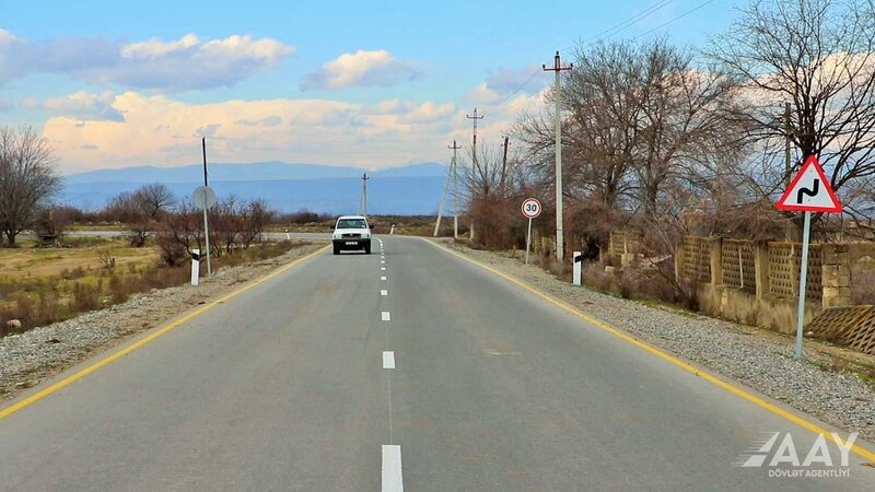 Ağsuda 12 yaşayış məntəqəsini birləşdirən avtomobil yolu yenidən qurulur