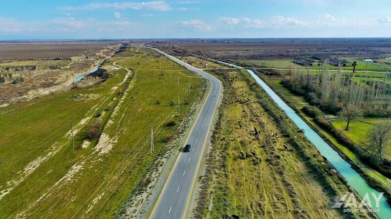 Ağsuda 12 yaşayış məntəqəsini birləşdirən avtomobil yolu yenidən qurulur