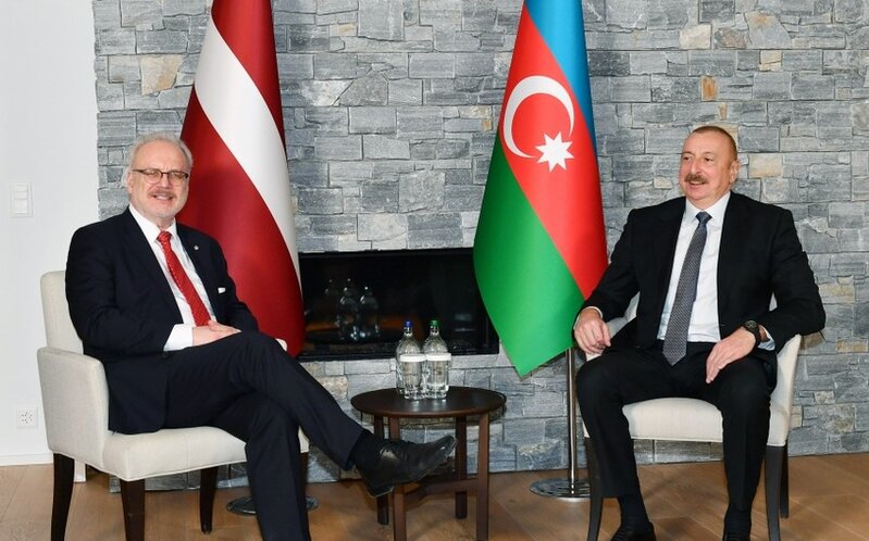 İlham Əliyev Davosda Latviya Prezidenti ilə görüşdü