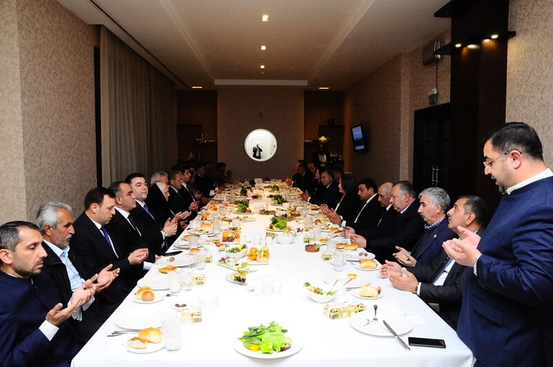 Naftalanda iftar süfrəsi təşkil olunub - FOTOLAR