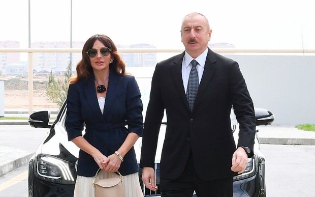 İlham Əliyev və Mehriban Əliyeva İrəvanda medal qazanmış türk idmançıları təbrik ediblər