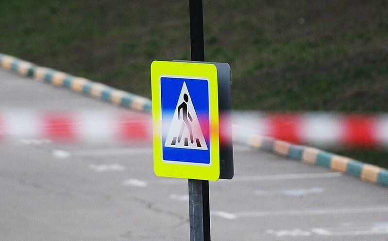Sürücü yolu keçən piyadanı vurdu