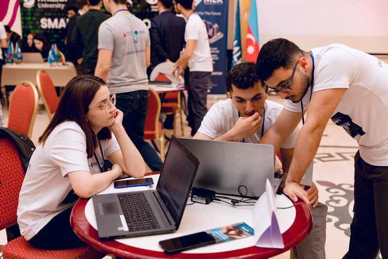 Smart Hackathon' layihəsi yekunlaşdı, qaliblərə mükafat verildi - FOTOLAR