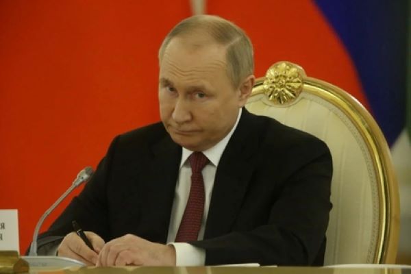 Putin Təhlükəsizlik Şurasını topladı