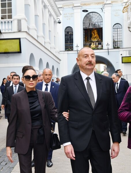 Prezident və xanımının Vilnüs gəzintisindən FOTOLARI