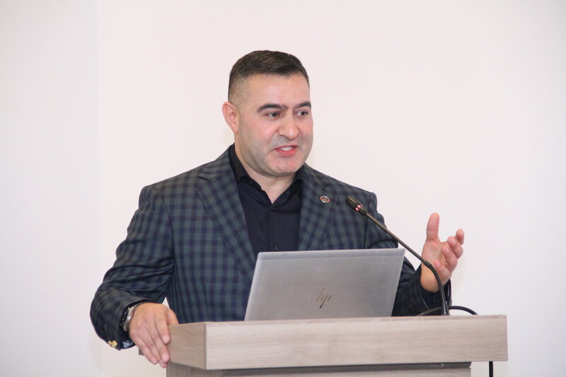 Vəkil Adəm Məmmədovun 