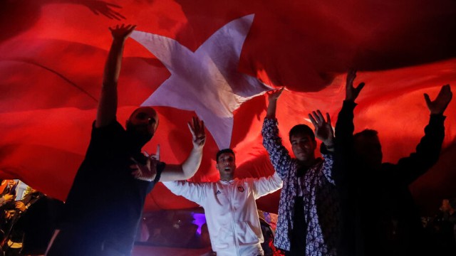 Kılıçdaroğlunun tərəfdarları arasında toqquşma baş verdi