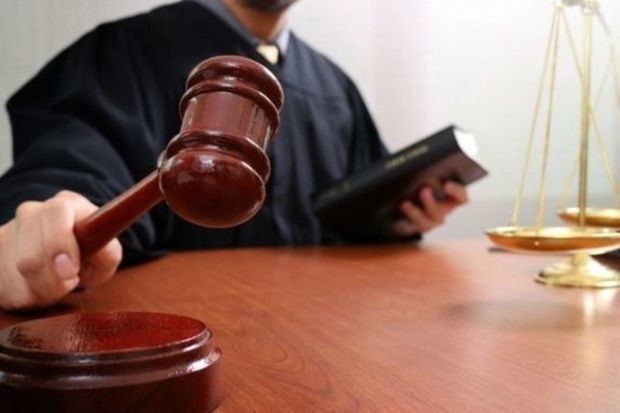 Sabiq attaşe məhkəmə zalında həbs olundu