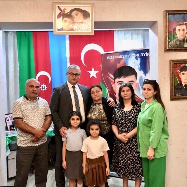 ATU-nun Tədris-Terapevtik Klinikasının direktoru şəhid anasını ziyarət etdi - FOTO